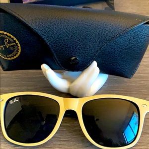 Ray-Ban Wayfarer Sunglasses